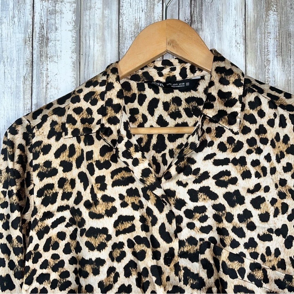 Zara Leopard Print Satin Button Down Blouse Long Sleeve Pocket Top Size S - Picture 4 of 6